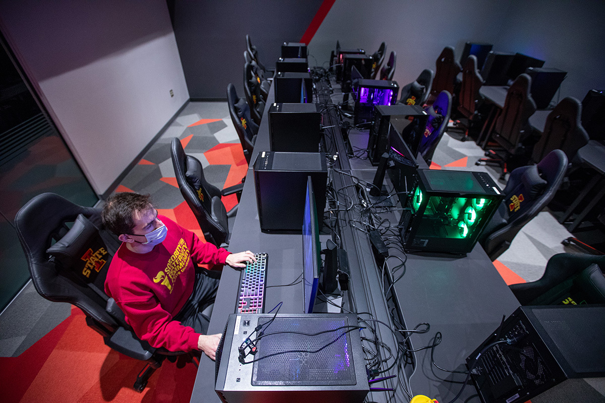 New gaming room brings students together, promotes camaraderie • Inside  Iowa State for faculty and staff • Iowa State University